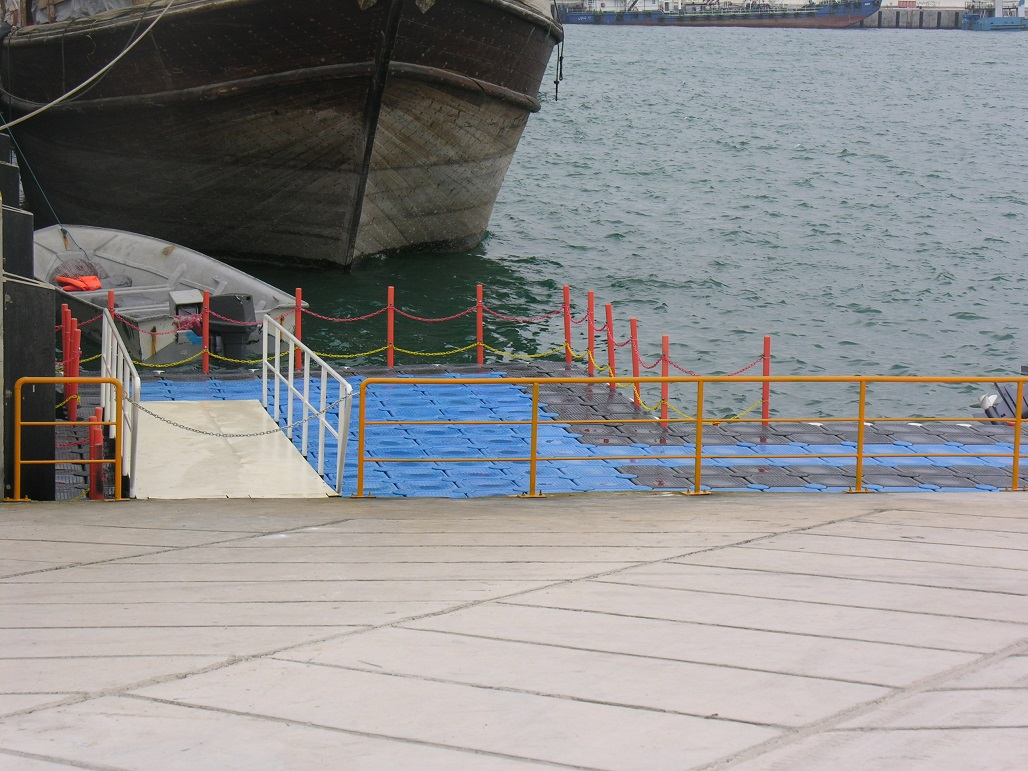 اسکله تجاری کیش اسکله تجاری کیش