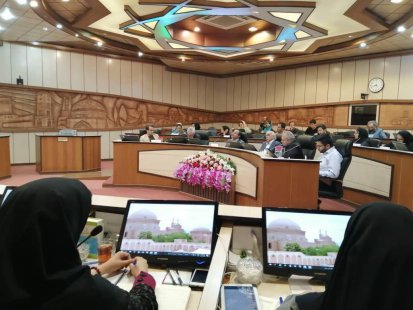 دفاع منصفانه دبیرکل خانه صنعت و معدن استان تهران به عنوان نماینده بخش خصوصی در شورای اسلامی شهر یزد از صنایع پلاستیک دفاع منصفانه دبیرکل خانه صنعت و معدن استان تهران به عنوان نماینده بخش خصوصی در شورای اسلامی شهر یزد از صنایع پلاستیک